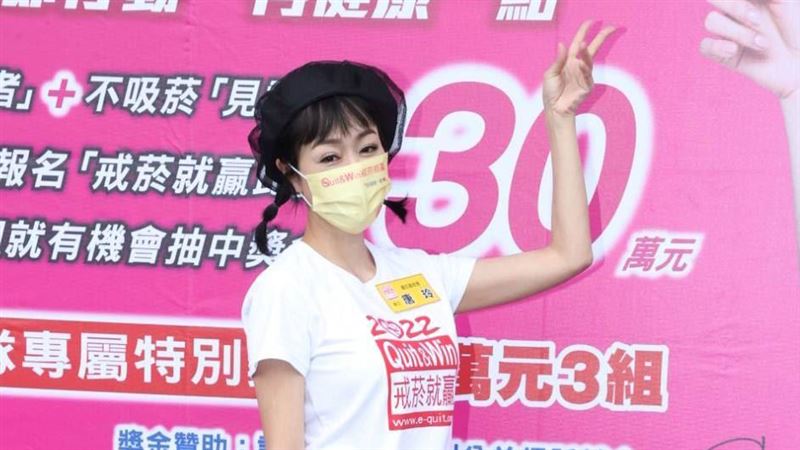 切除子宮卵巢首露面　唐玲哽咽曝病況