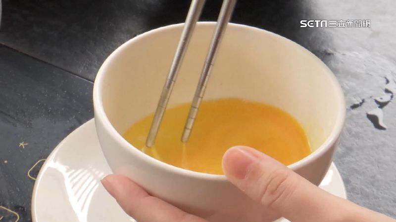涮涮鍋配生雞蛋變敗血症！3類人小心
