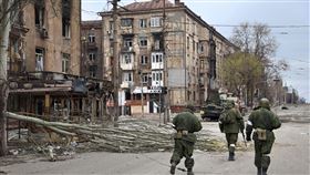 俄羅斯表示，俄軍已開啟人道走廊，讓同意繳械的烏軍離開馬立波。（示意圖／美聯社／達志影像）