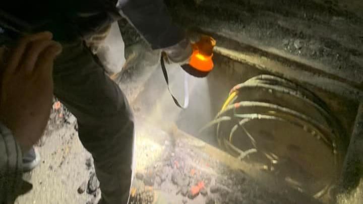斗六後站台電人孔狂冒白煙達60度！