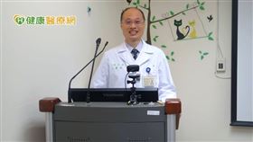 台大醫院影像醫學部副主任、放射線醫學會李文正秘書長表示，影像診斷不像抽血檢查，可提供醫師明確的數值來判斷患者病情，因此對於影像診斷科（Radiology，亦稱「放射診斷科」）醫師來說，大量的臨床經驗更為必要。