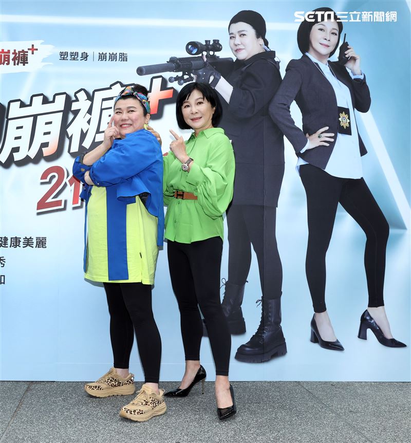 吳淡如、林美秀代言塑身褲活動。（記者邱榮吉/攝影）