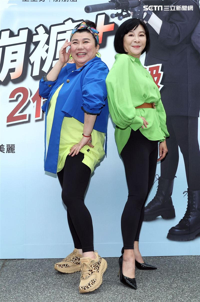 吳淡如、林美秀代言塑身褲活動。（記者邱榮吉/攝影）