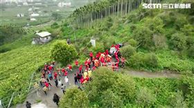 三山國王巡視的古香路就在非常陡的果園