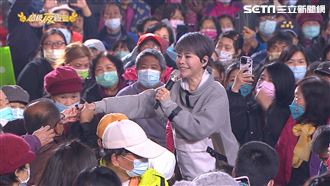 詹雅雯堅持上台　老友重聚淚灑舞台