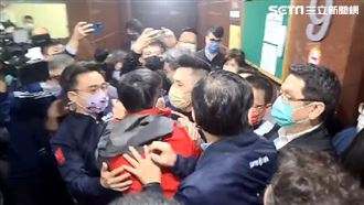 審國務機要費除罪化　朝野爆肢體衝突