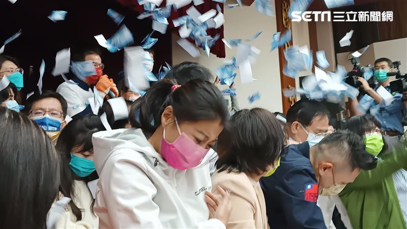 國務機要費除罪化　5分鐘送出委員會