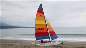 藍色公路微旅行  東浪嘉年華5/14登場「2022東浪嘉年華」5月中在杉原灣海水浴場等地登場，活動包括15項沙灘及海上遊憩活動、娛樂漁船海上導覽體驗。（台東縣政府提供）中央社記者盧太城台東傳真  111年4月21日