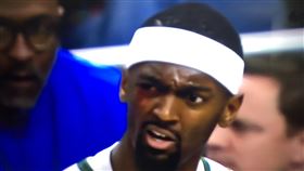 ▲公鹿替補大將波提斯眼睛受傷血流如注。（圖／翻攝自推特）