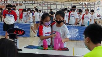 手速快如閃電　疊杯世錦賽台掃27金