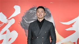 印尼導演陳文良與主角黃育仁。（圖／牽猴子提供）