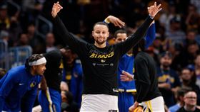 ▲柯瑞（Stephen Curry）替補上場攻下27分。（圖／路透社／達志影像）