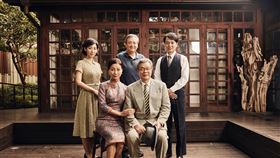 《時光の手箱：我的阿爸和卡桑》舞台劇。（圖/《時光の手箱》提供）