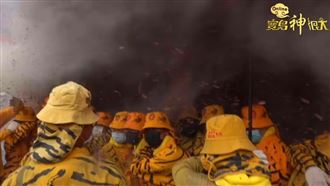 北港迓媽祖！虎爺本命年吃炮超吸睛