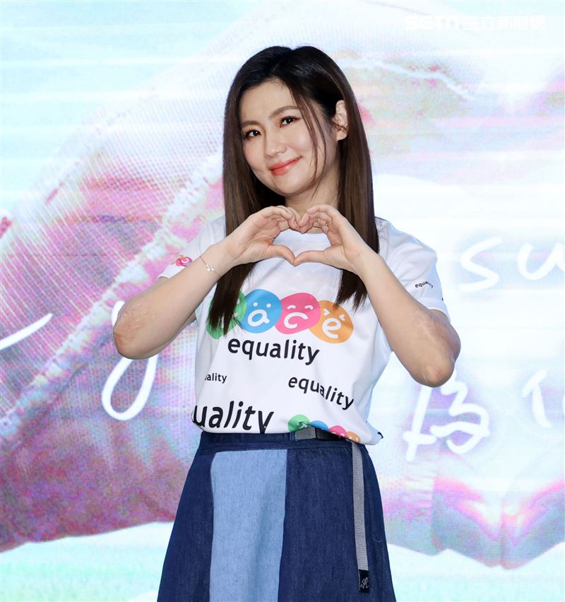 任家萱Selina傳承燒傷復健學弟妹幸福秘訣。（記者邱榮吉/攝影）