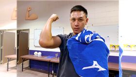 ▲兄弟投手楊志龍昨遭強襲球擊中手肘，所幸檢查後並無大礙。（圖／中信兄弟提供）