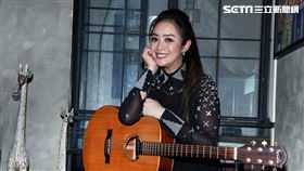 舞思愛三立新聞網專訪。（記者邱榮吉/攝影）