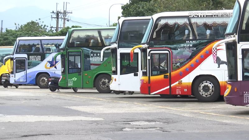 搭類火車費工！需站內嗶卡、站外搭車