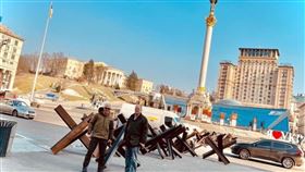 米爾本（Andy Milburn）上創立「莫扎特集團」訓練烏軍。（圖／翻攝自《milburnar》IG）