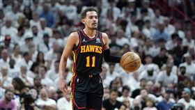 ▲老鷹靠著楊恩（Trae Young）的致勝上籃，以1分差擊敗熱火。（圖／美聯社／達志影像）