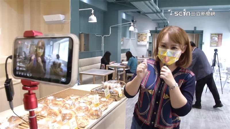 主播王志郁開箱　高雄麵包坊明星商品