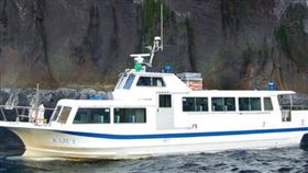 北海道外海約30人乘坐船隻進水 當局派機船救援（圖／翻攝自知船遊覽船官網）
