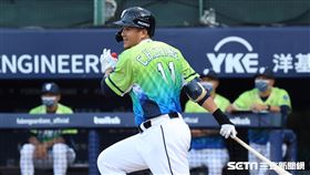 ▲富邦悍將指定打擊蔣智賢。（圖／記者劉彥池攝影）