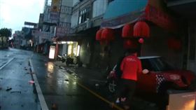 嘉義男酒駕自撞分隔島！失控翻滾衝對向　女騎士遭爆頭亡