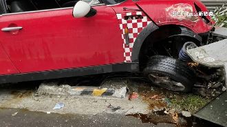 酒駕撞死女騎士　駕駛要媽媽陪下跪