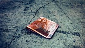 百鈔,鈔票,錢,路邊,紙鈔,國父,靈異（示意圖／記者蕭宥宸攝影）