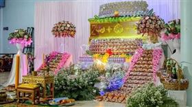 泡麵,喪禮,花,老翁(翻攝自 中國報)