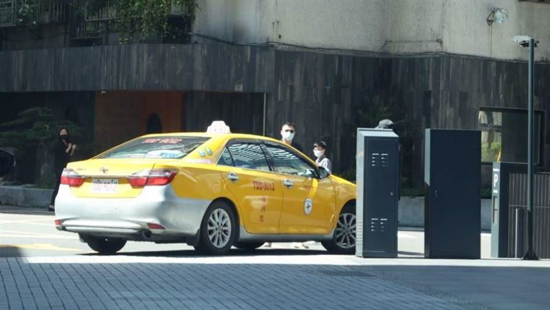 委屈！聽防旅安排退房卻變「逃跑者」
