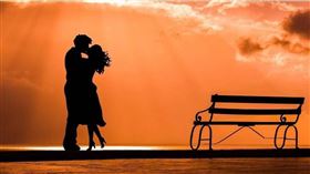 ▲人妻找男小三合作，指控丈夫外遇並要求賠償。（示意圖／pixabay）