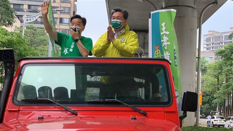 王孝維展現好人緣　王定宇跨派系助選