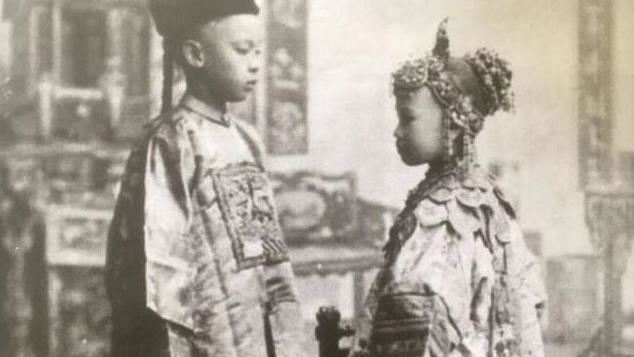 他不顧世俗與妹妹結婚！生子舉世聞名