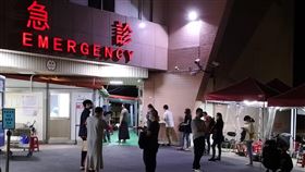 雙北醫院被擠爆！2張照曝急診現況　醫嘆：2類人別來篩了▲（圖／翻攝自蘇一峰臉書）