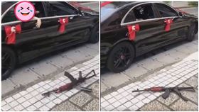 網友分享新娘出嫁丟「AK-47」的影片。（圖／翻攝自爆廢公社二館臉書）