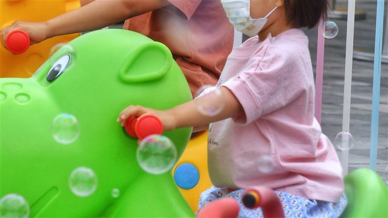 5歲愛笑妹「雙眼空洞凝視」醫曝真相