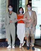 「親愛的亞當」男主角胡宇威、周丹薇、李運慶劇中母子檔團聚。（記者邱榮吉/攝影）