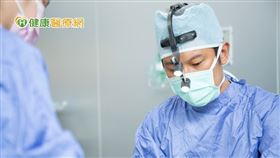 補脂的重要關鍵，其實在於脂肪細胞的「存活率」，以往受限於傳統技術和儀器，植入脂肪細胞後，存活率通常低於50%，不過隨著補脂技術的精進，除了提升脂肪細胞存活率，術後效果也更加穩定。