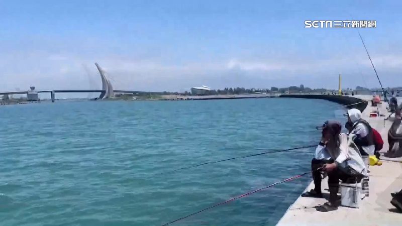 他酒醉斷片報案車子失竊　竟是掉落海
