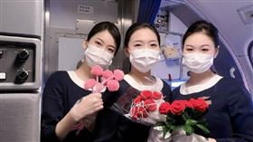 中國大陸空姐因為疫情影響工作量大減，不少人因此轉行。（示意圖／翻攝自微博）