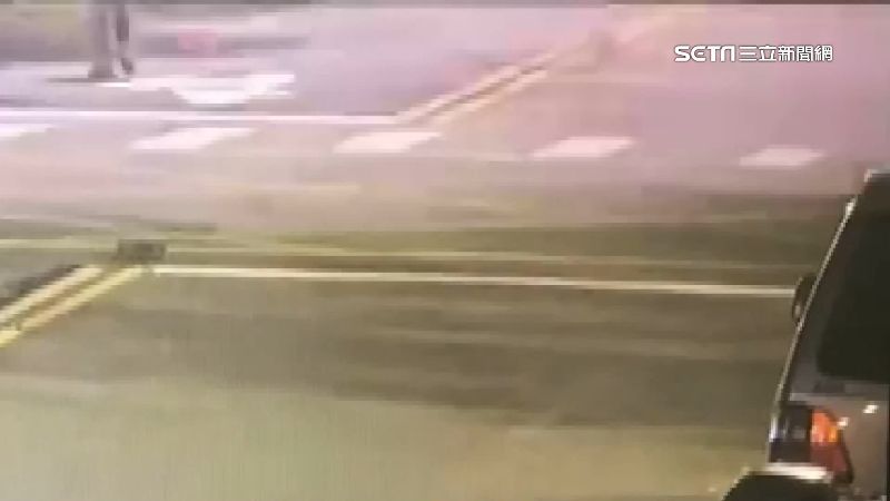男凌晨放20沖天炮　住戶：以為槍戰