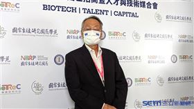 宏碁集團創辦人施振榮28日應邀出席「國家生技研究園區招商暨人才與技術媒合會」生醫產業趨勢論壇。（圖／記者戴玉翔攝影）