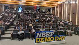 左起羅氏大藥廠總經理Girish Mulye、默克醫療保健事業體台灣暨香港澳門總經理余文慧、台灣安進總經理李宜真、臺灣阿斯特捷利康總裁Claudio Longo。（圖／記者戴玉翔攝影）