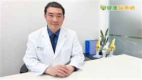 吳行正醫師指出，以新型自體軟骨修復技術為例，只要能夠在關節非受力區取到足量關節軟骨組織，將其進行特殊處理，再植回軟骨磨損部位，即可讓正常軟骨組織與該處受損軟骨共同癒合，協助改善關節退化與發炎情形。