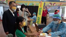 0429蔡炳坤視察兒童模擬疫苗接種（圖／蔡炳坤辦公室提供）