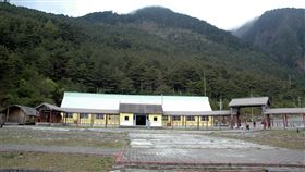 等不到南橫通車  埡口山莊走入歷史（1）救國團最高山莊、南橫埡口山莊，過去是救國團「南橫健行隊」最重要的一站，留著許多人的美好回憶，因莫拉克風災走入歷史，來不及參與南橫公路通車。（檔案照片）（原發稿檔號20140212018000）（原發稿日期2014年2月12日）中央社記者盧太城台東攝  111年4月29日