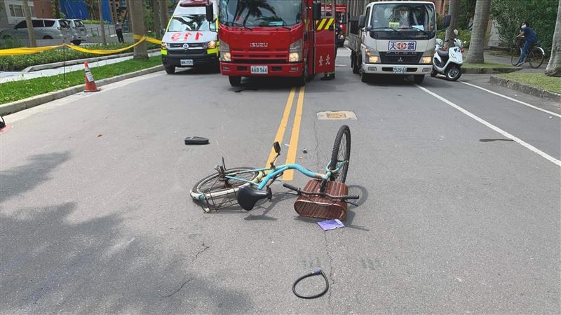 台大校園車禍！博生被追撞拖行卡車底