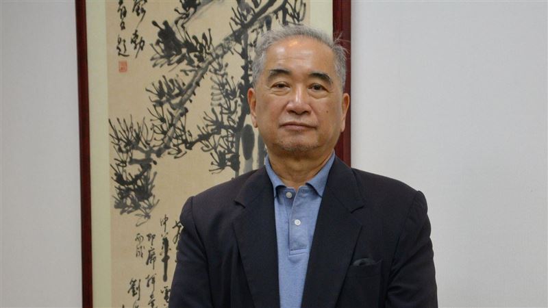 華視出6包　董事長奔新聞部「鞠躬」